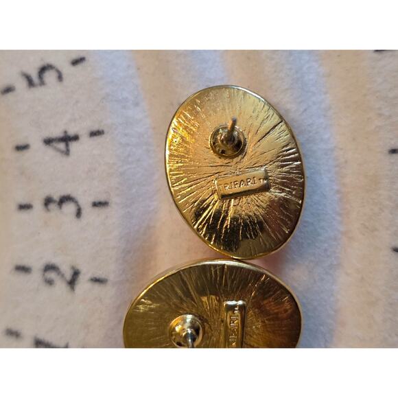 Trifari Oval Pink Glass & Gold Tone Earring - Picture 2 of 6